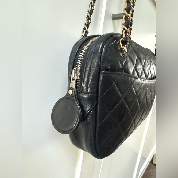 CHANEL Vintage Black Quilted Lambskin Leather Camera Bag -Gold Burgundy Shoulder - Picture 4 of 16